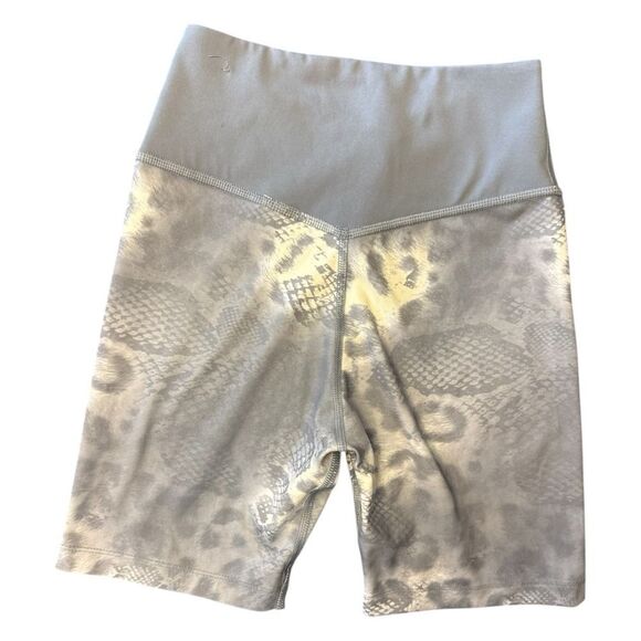 Nike Dri-Fit. Tight Fit Women's Training Shorts. Gray & White. Sz XS - Picture 3 of 11